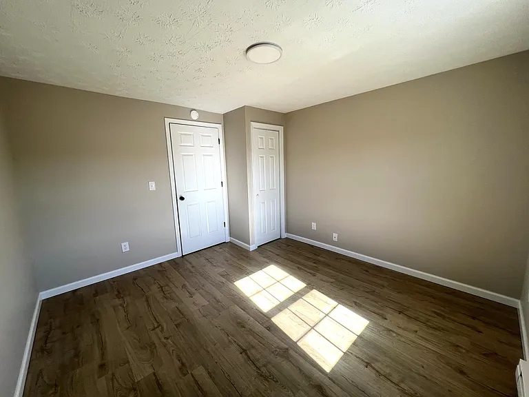 101 Thorn St #3 — Photo 12