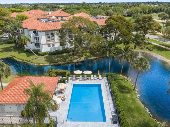 7370 Orangewood Lane #302, Boca Raton, FL 33433