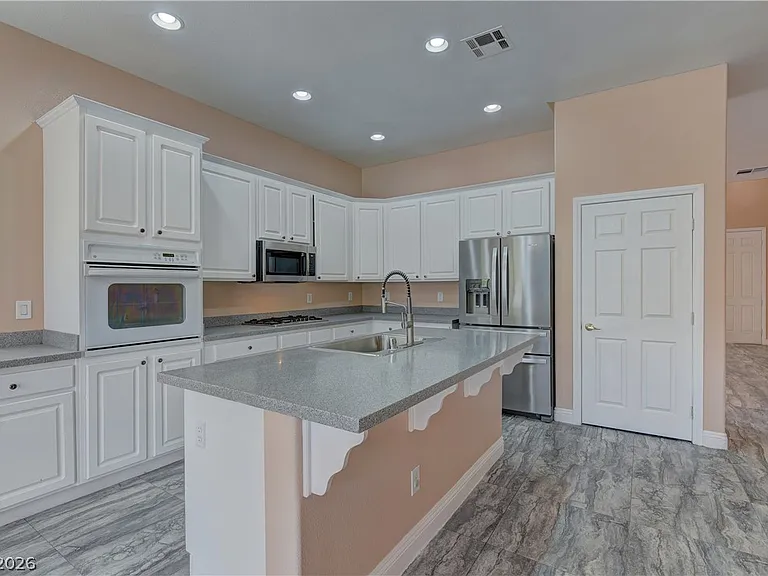 5862 Bluthe Bridge Ave — Photo 10
