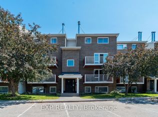 1589 Saint Bernard St #505, Ottawa, ON K1T3H6