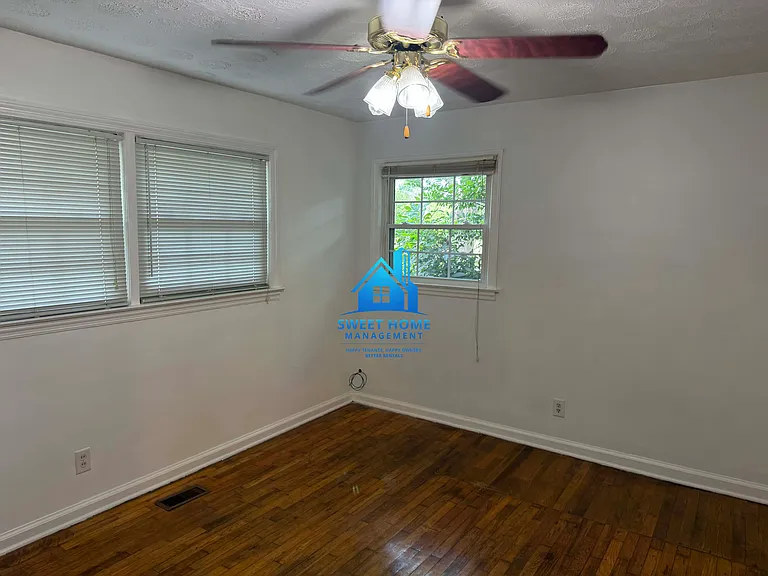 3410 Sherwood Ave — Photo 8