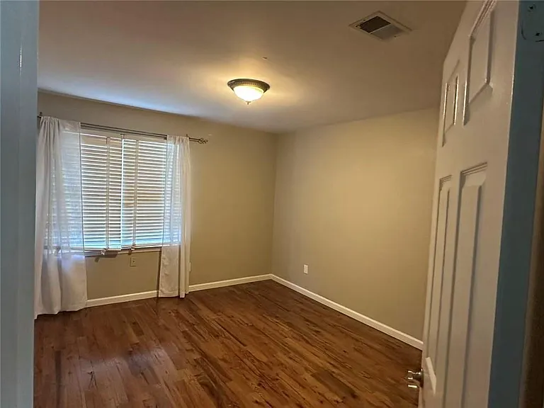 7070 Derby Ct — Photo 15