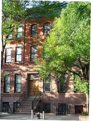 Rented by Perry Associates NYC Inc | media 27