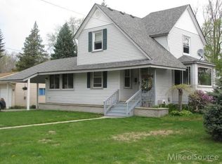 922 Smith St, Algonac, MI 48001