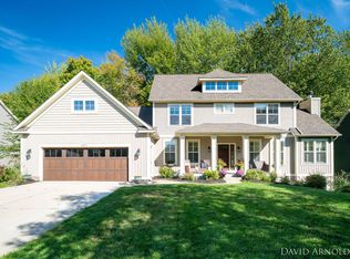461 Island View Dr, Holland, MI