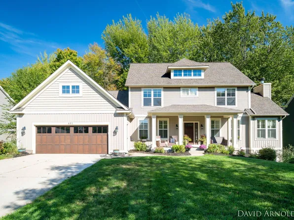 461 Island View Dr, Holland, MI 49424