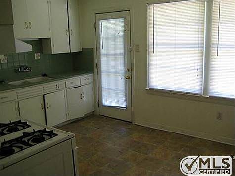 3rd image of 309 Hillcrest Ave