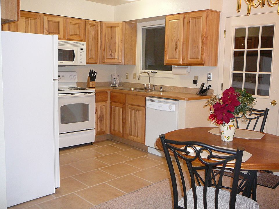 2nd image of 4760 Cordova St APT 1