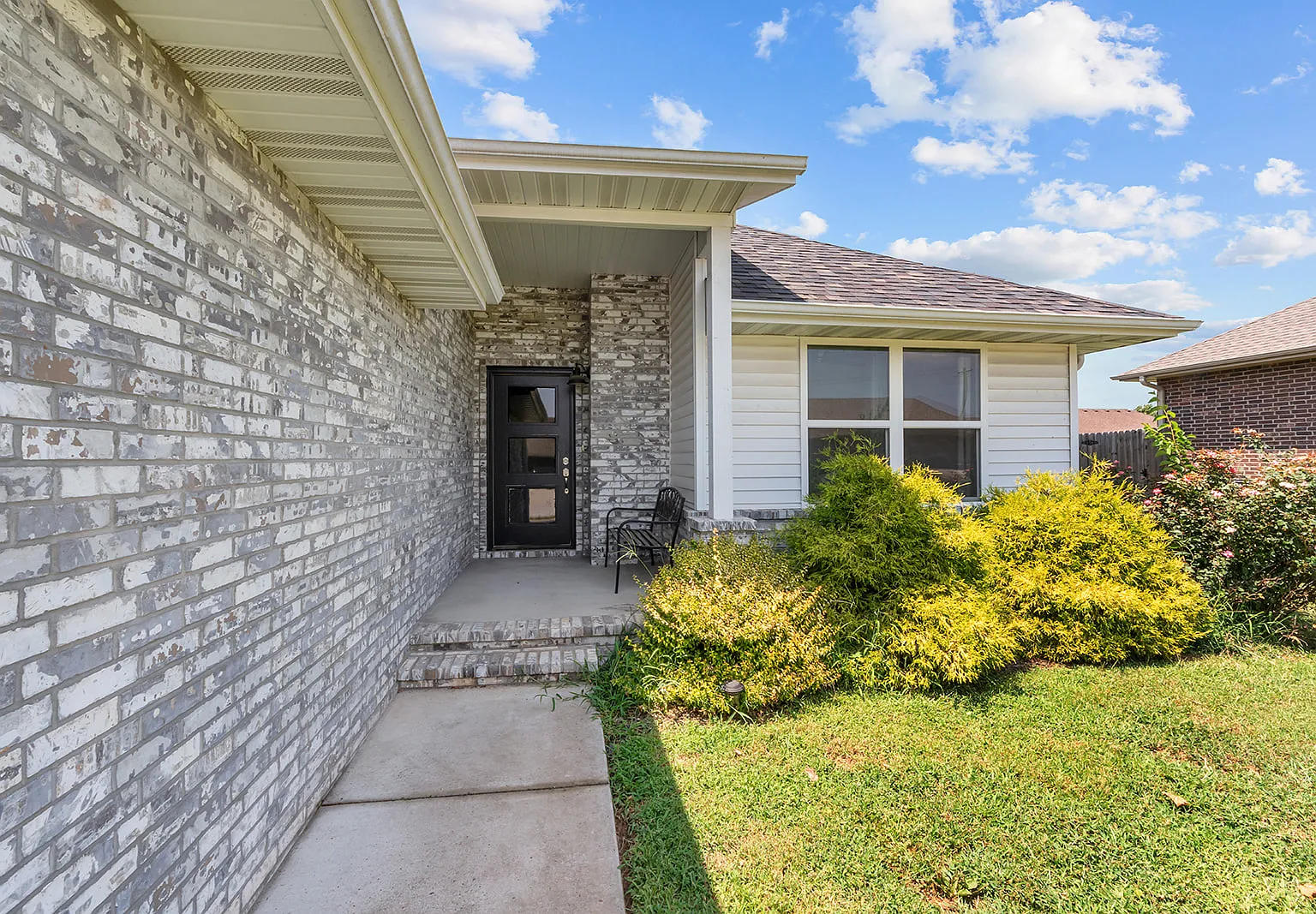3 bed, 1706 sqft, $1,950 — Photo 3