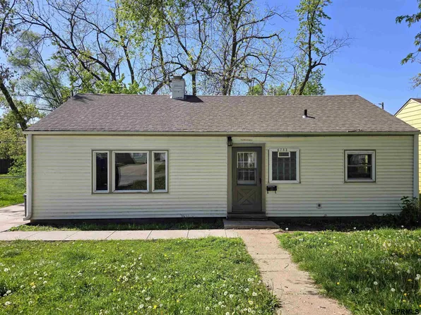 6783 Lafayette Ave, Omaha, NE 68132