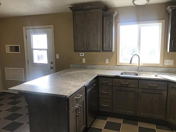 5th image of 2881 Vesta St
