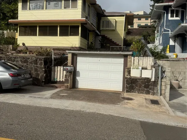 2248 Makanani Dr, Honolulu, HI 96817