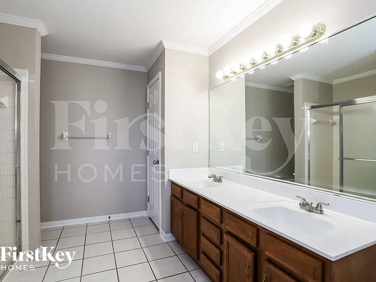 935 Grandstone Ct — Photo 16