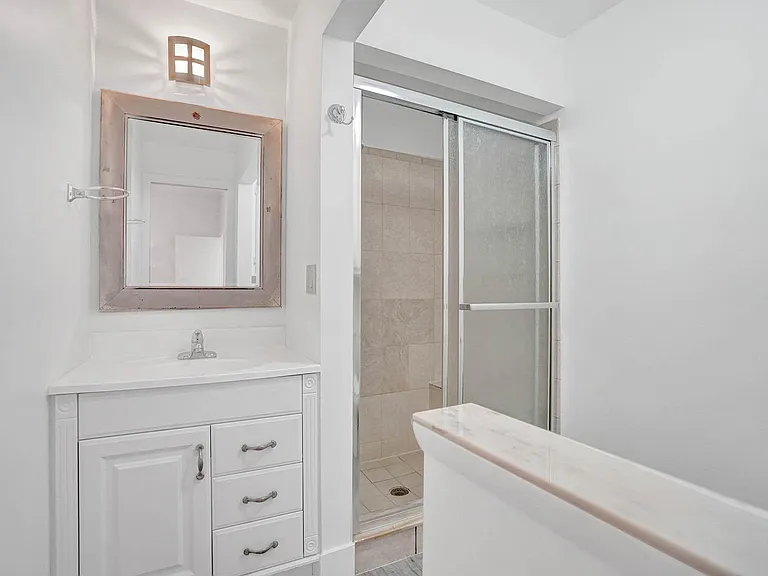 16610 Royal Poinciana Ct — Photo 71