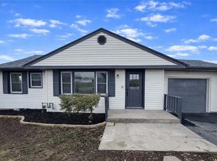 6900 Fulton Rd, Pleasant Valley, MO 64068