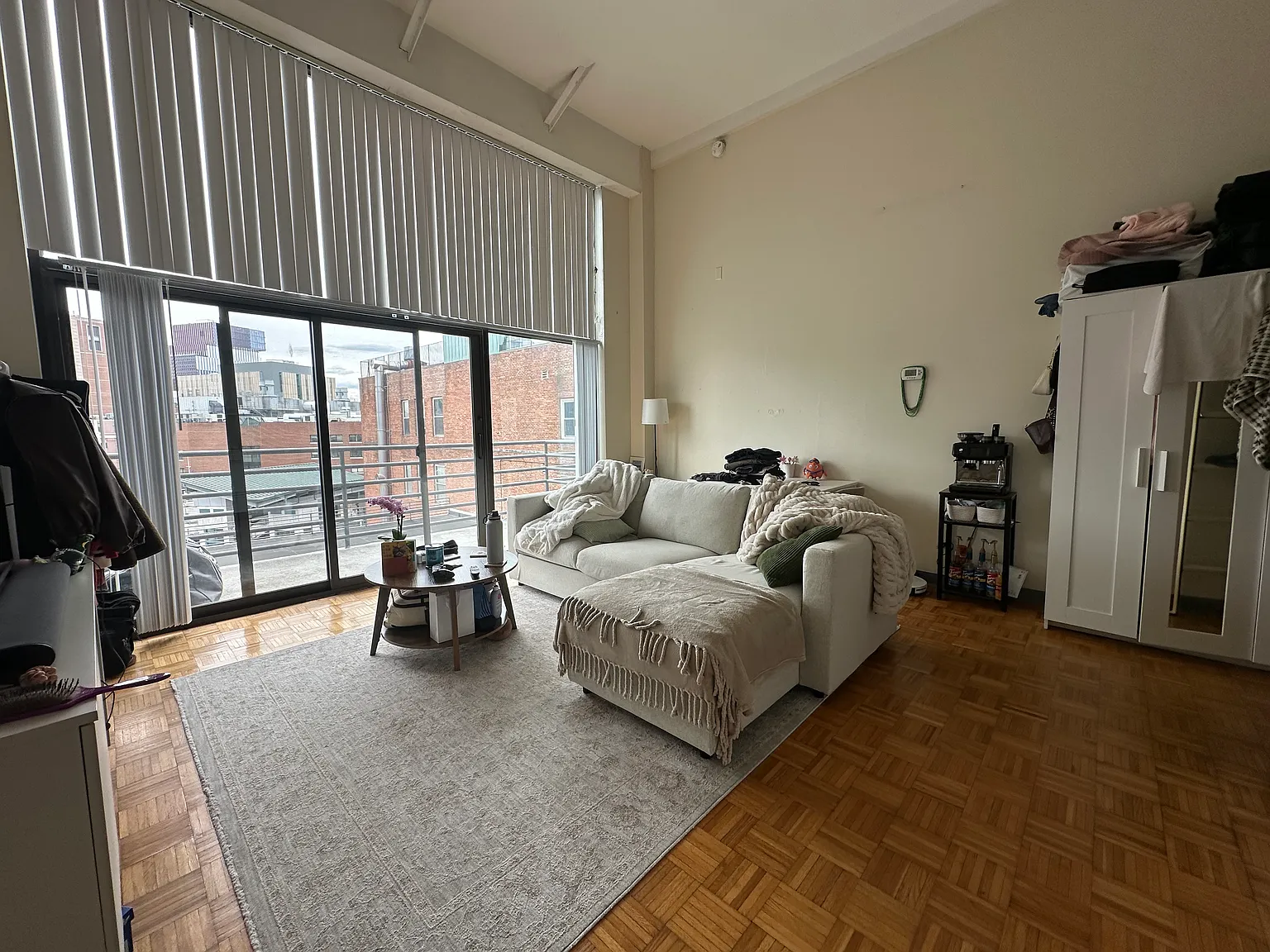 Studio, 400 sqft, $2,500 — Photo 2