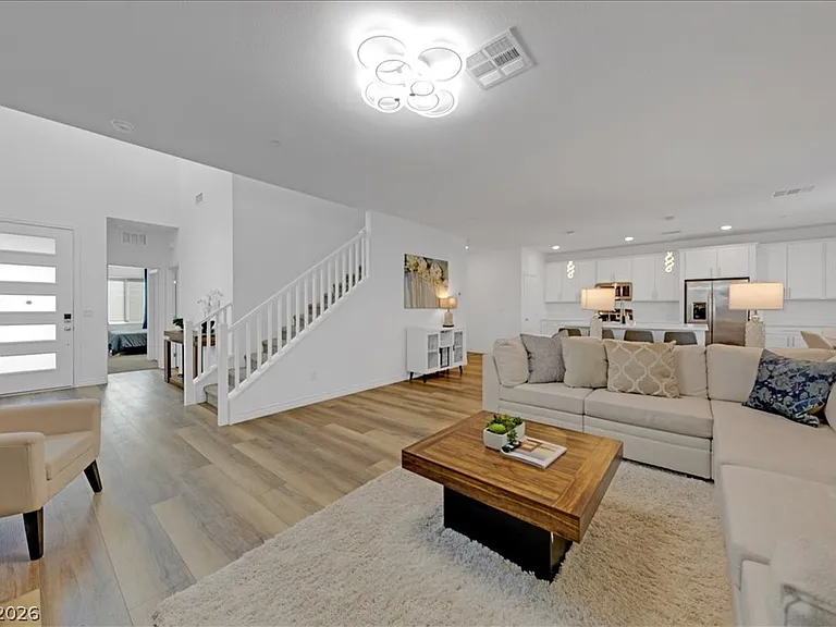 299 Mount Tyndall St — Photo 12