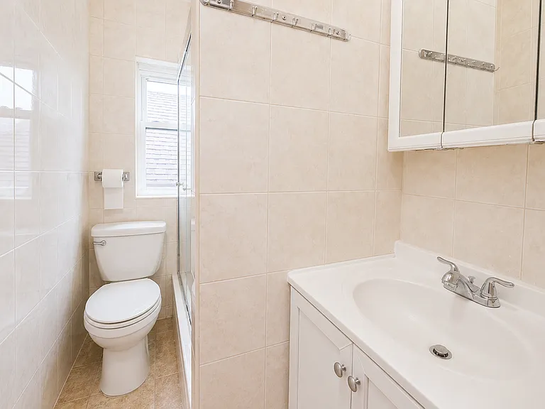 3213 S Green St #2 — Photo 9