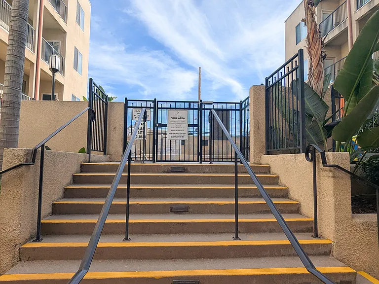 Burbank Senior Artists Colony — Photo 18