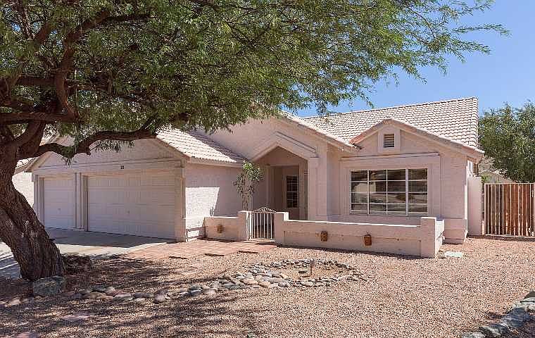 1st image of 901 E Verbena Dr