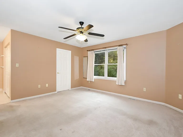307 Jonathan Ct — Photo 18
