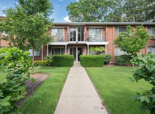 1150 Osterman Ave APT C, Deerfield, IL 60015