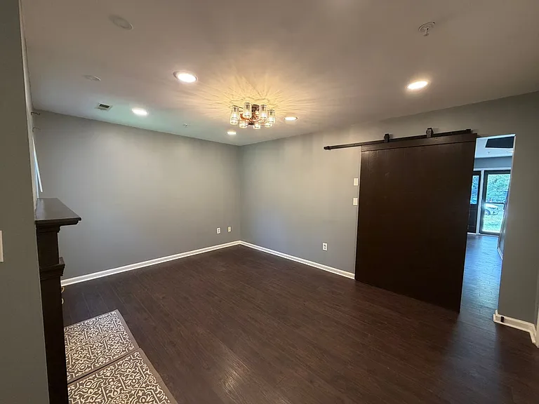 2251 Commissary Cir — Photo 5