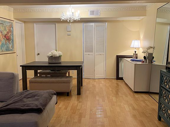 5th image of 1211 N Orange Grove Ave APT 4