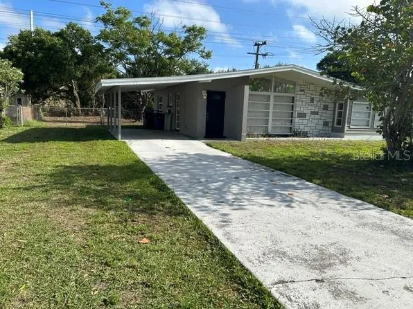 3707 Schwalbe Dr, Sarasota, FL 34235
