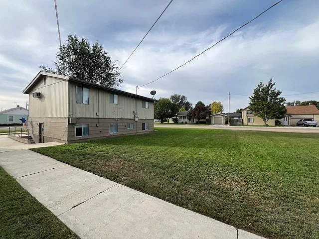 225 23rd Ave S — Photo 14