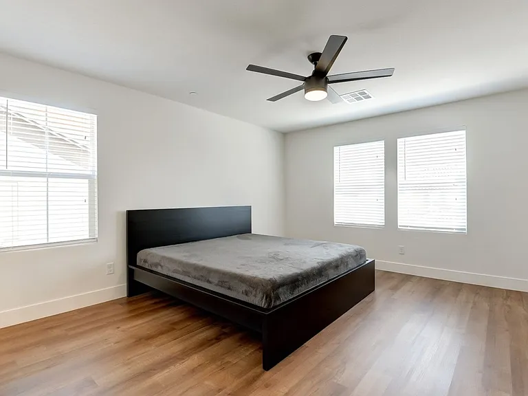 2875 Starling Summit St — Photo 2