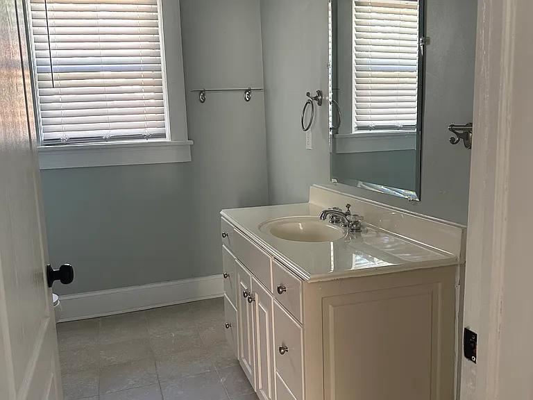 520 S Church St — Photo 7