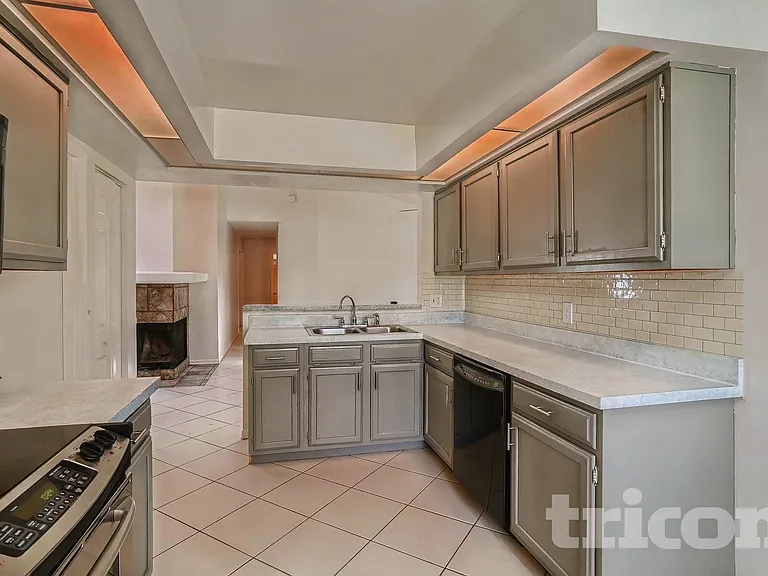 110 Yorktown Pl — Photo 8