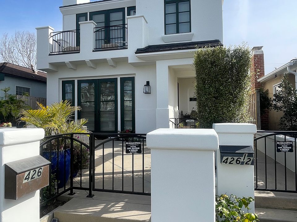 1st image of 426 1/2 Narcissus Ave