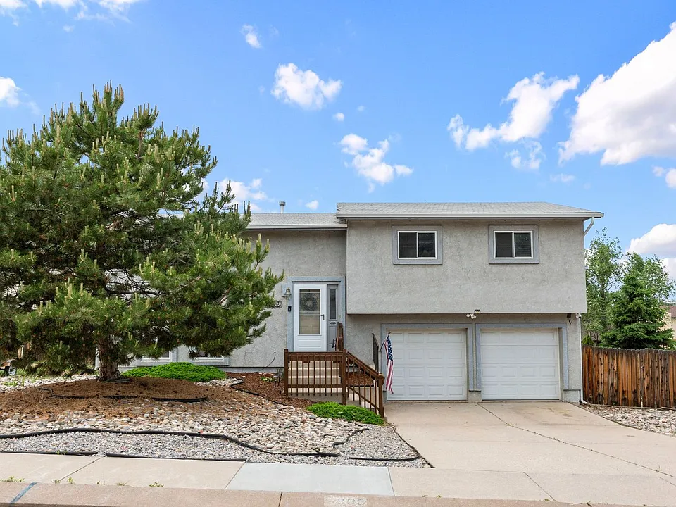 4303 Eastcrest Cir W