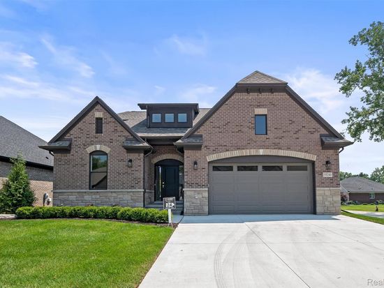 55240 Hanford Ct, Shelby Township, MI 48316