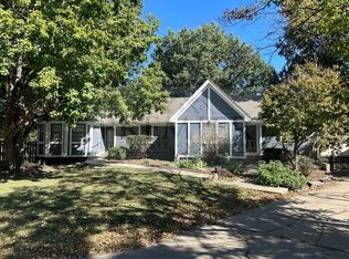 1012 NE 2nd St, Blue Springs, MO 64014