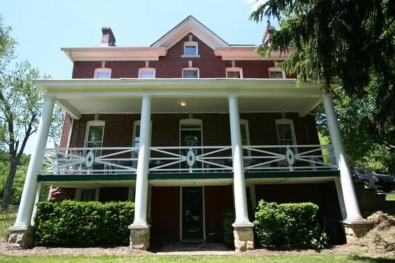 132 Millersdale Rd photo 1
