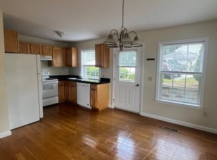 16 Woods Dr, Norwich, CT 06360