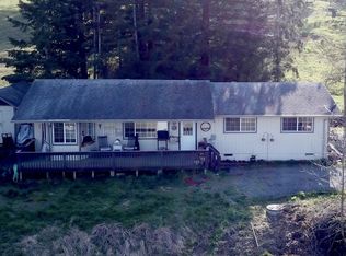 15690 S Paradise Ln, Mulino, OR 97042