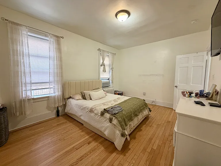 38 Duncan Ave #4 — Photo 9