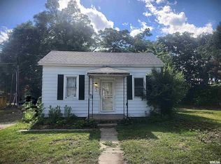 1021 Maple St, Pekin, IL 61554