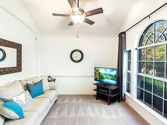 4th image of 10404 Cecile Dr