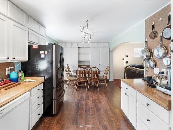 4th image of 7254 176th Street Ct E