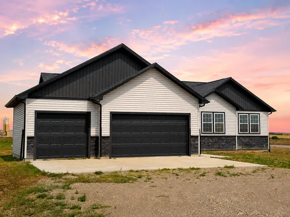 13636 Redwood Way NW, Williston, ND 58801