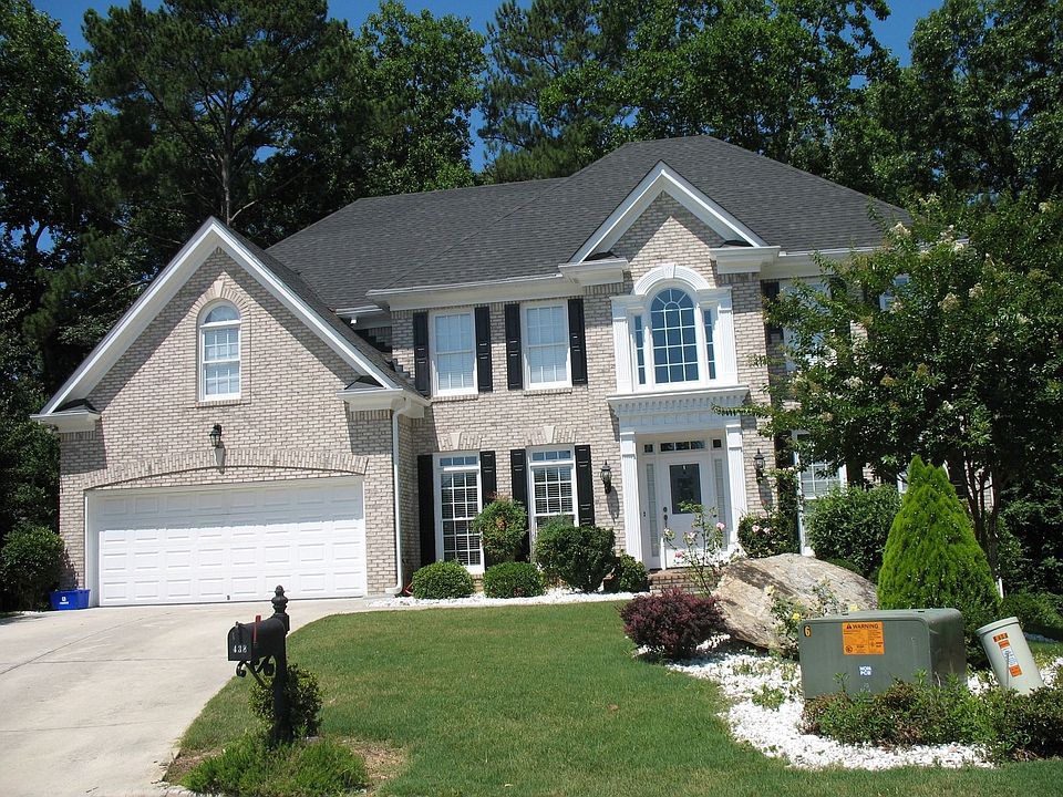 Sought after Brookwood!