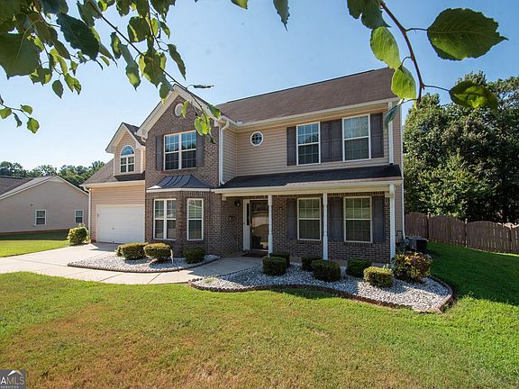 4th image of 136 Peachtree Glen Dr