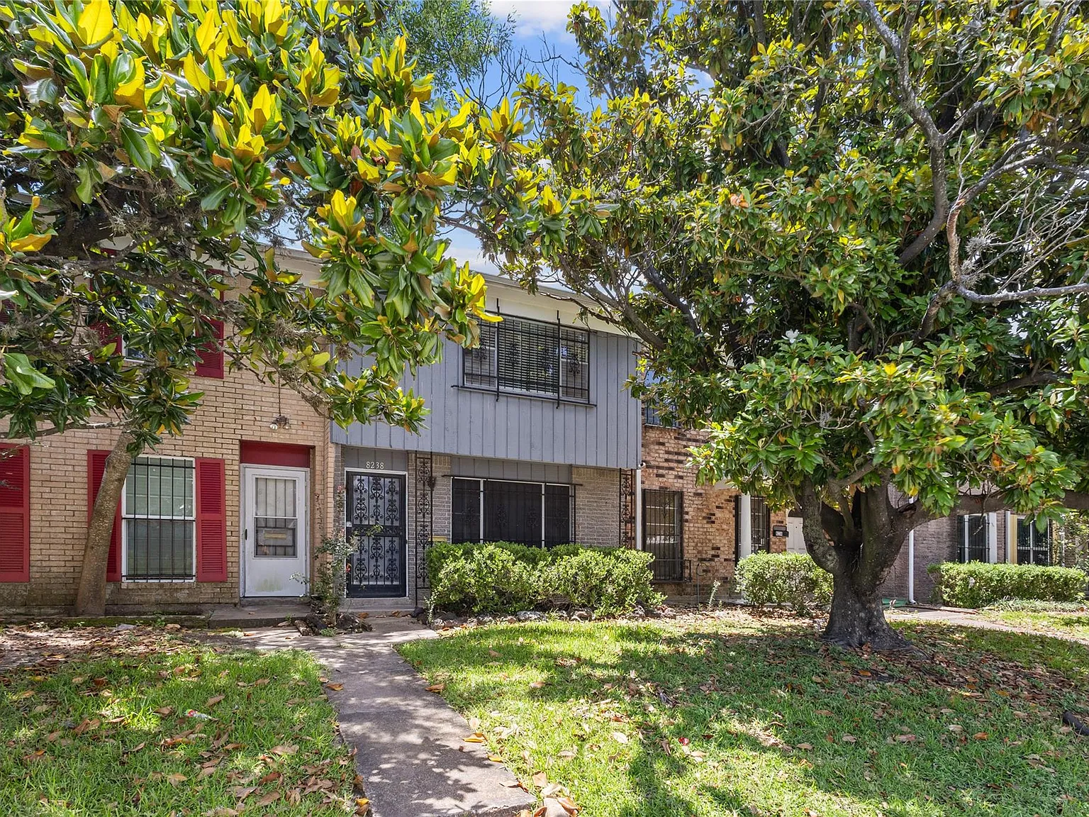 2 bed, 2.5 bath, 1602 sqft, $1,400 — Photo 1