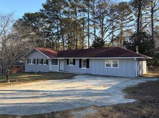 431 Pineridge Dr, Forest Park, GA 30297