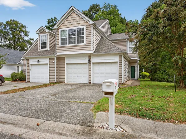 302 Dorothy Dr, Yorktown, VA 23692